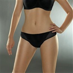 Wonderbra D-G Everyday Thong. Snygg stringtrosa med söta detaljer.


