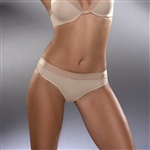 Wonderbra Smokin Thong. Snygg stringtrosa med en glansig satinkant. 

